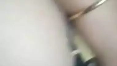 Desi nympho makes her own MMS video where she exposes XXX body parts