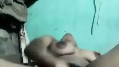 GF fucks pussy with brinjal during a hot nude video call