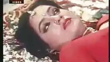 Suhagrat Cry Fuck - Real Kuwari Dulhan First Chudai In Suhagraat Fucking Cry Her Pain dirty  indian sex at Indiansextube.org