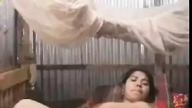 Bangladeshi village slut showing naked pussy on cam