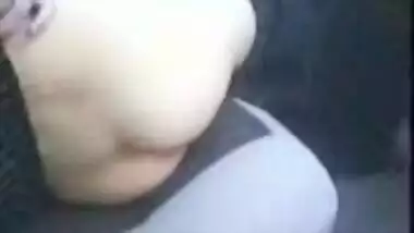 HOT REAL PAKI TEEN HINA INSIDE CAR SHOWING HER ASSETS TO BF