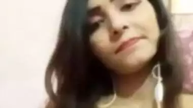 Desi Beautiful Cute Girl Showing Bf On Valentine