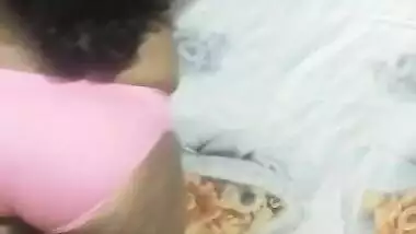 Bhabhi Shows her Boobs