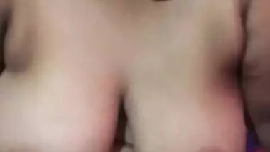Desi chick show nude body
