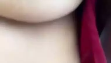 Desi XXX housewife shows off small boobs to neighbour with the camera