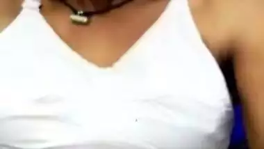 XXX performer fucks young Desi woman in the fresh air for MMS footage